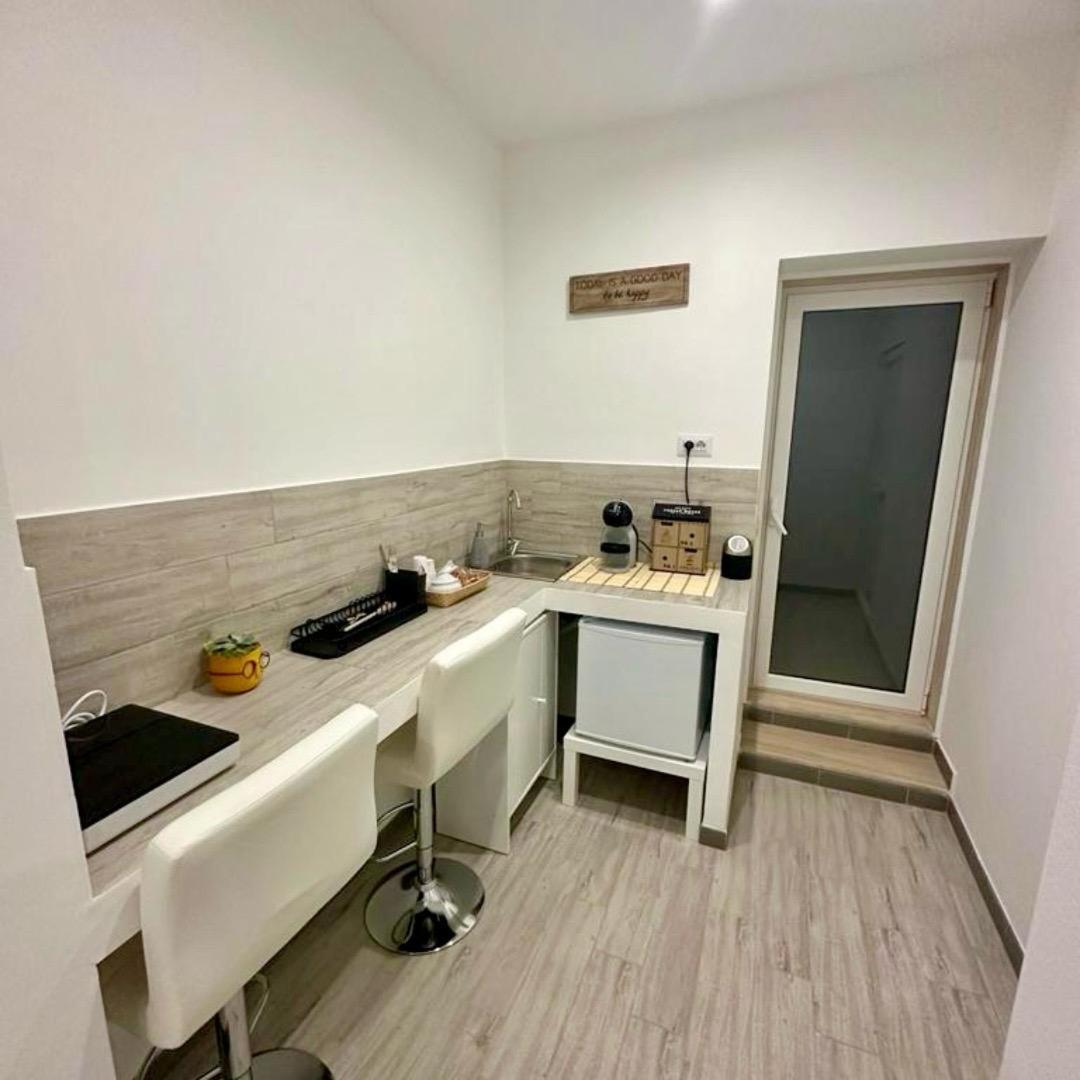 Bari Valona Rooms Bagian luar foto