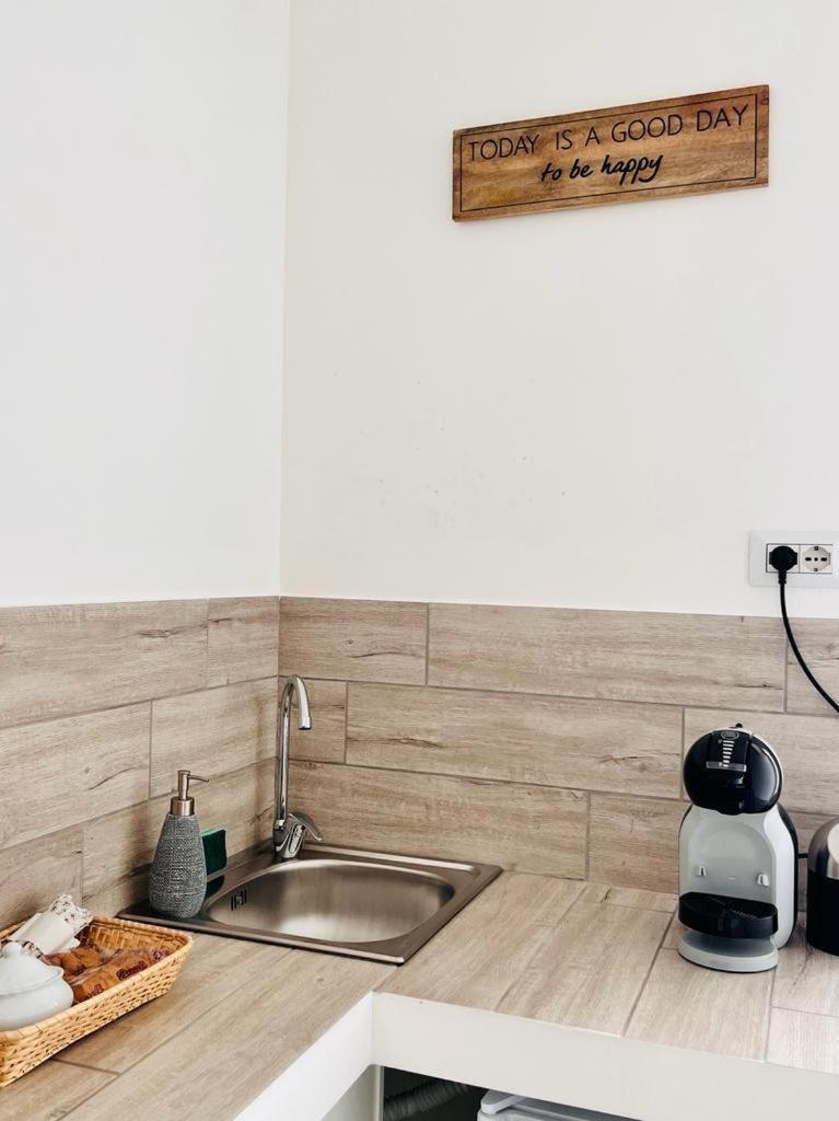 Bari Valona Rooms Bagian luar foto