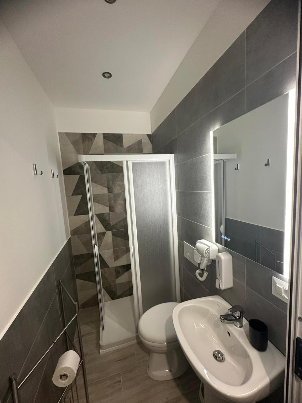 Bari Valona Rooms Bagian luar foto